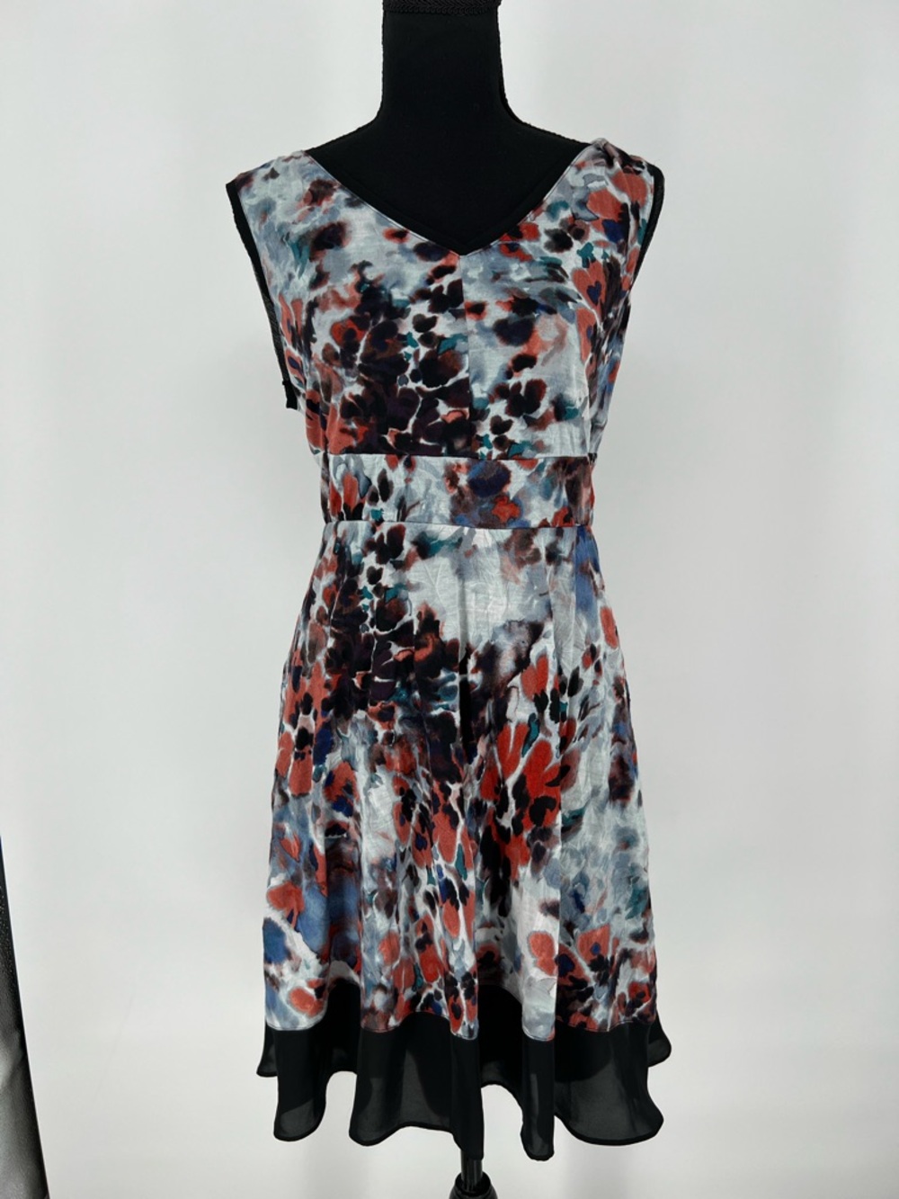 SIMPLY VERA WANG Sleeveless V-Neck Multicolor Printed Dress